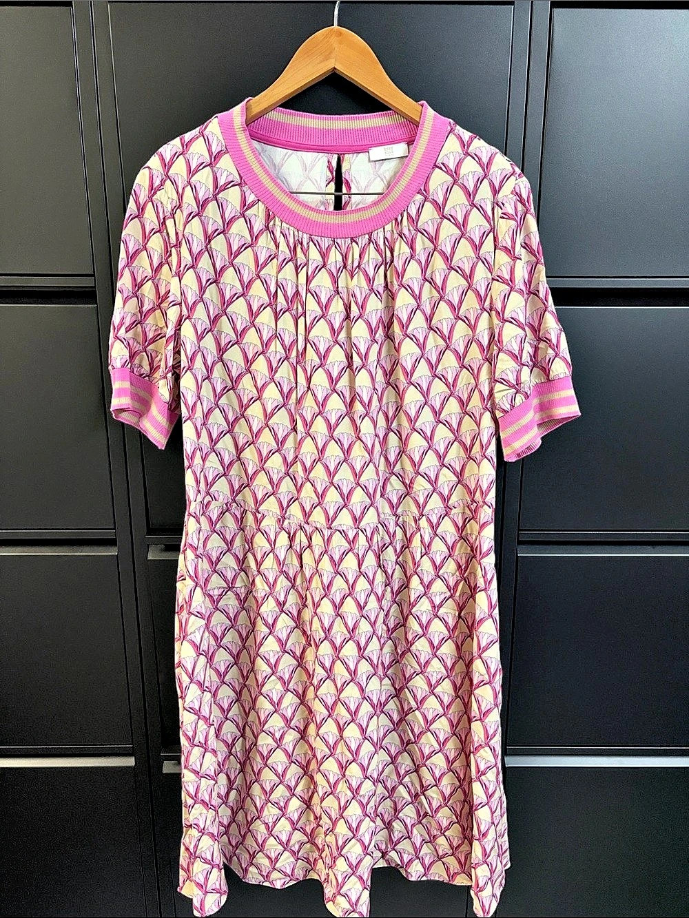 Riani Geometric Mini Dress Pink & White Like New